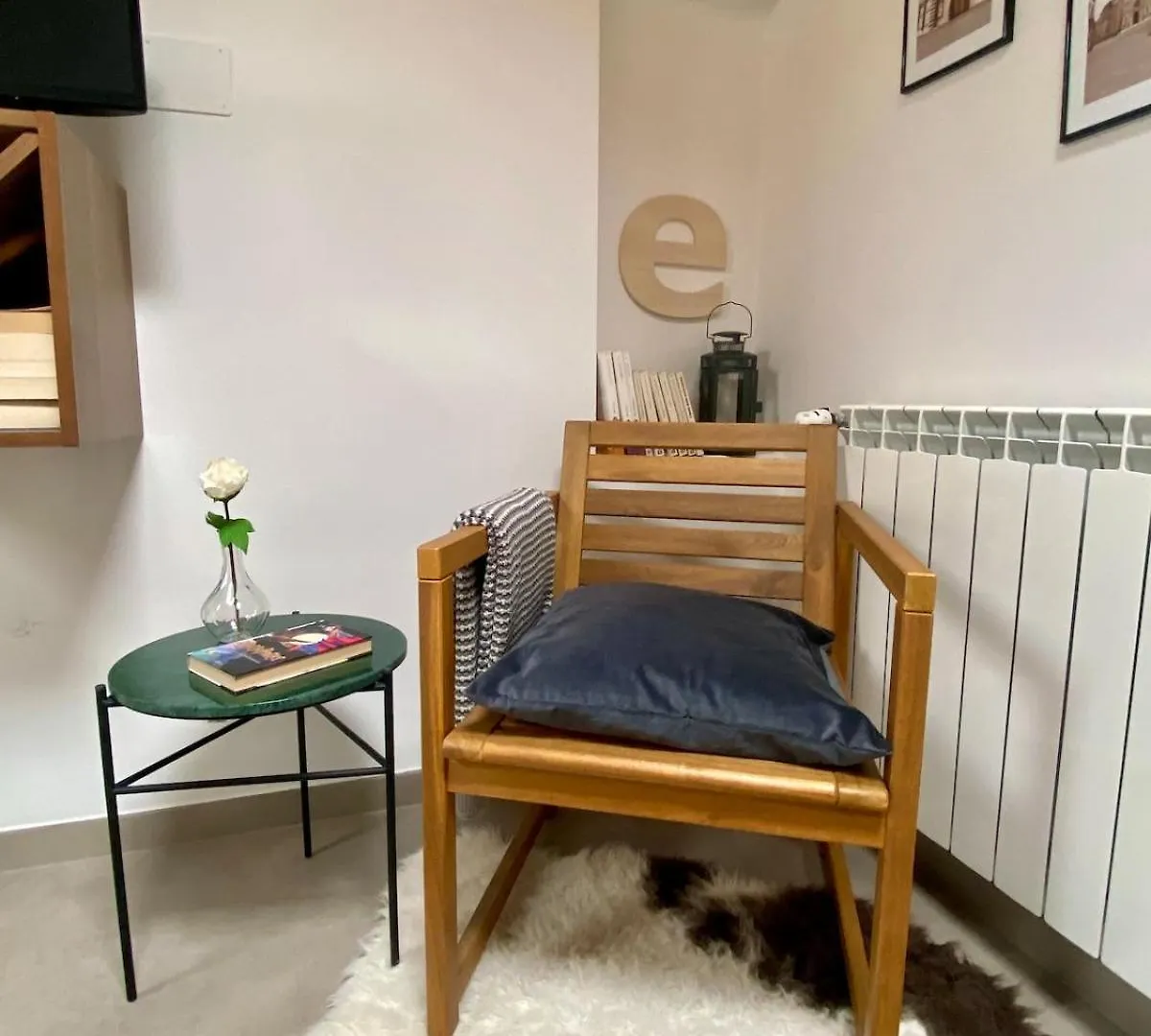 דירות ססטו פיורנטינו La Casa Di E 0*,